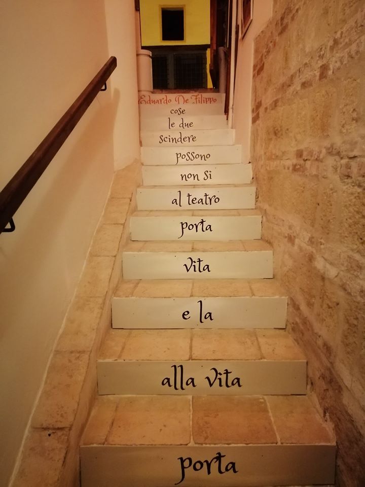 Scale Teatro a Napoli